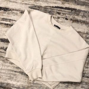 Zara Cream Cropped Sweatshirt Size S